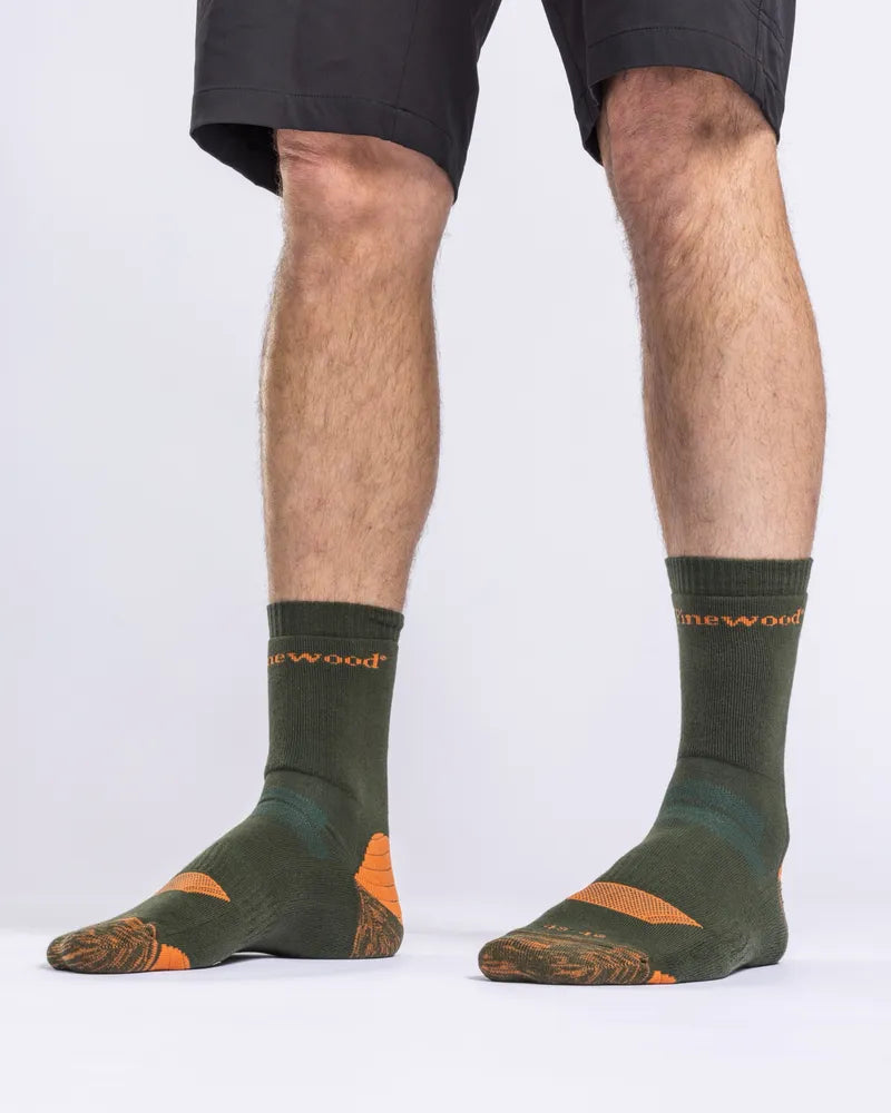 Pinewood InsectSafe lange sokken in olijfkleur, comfortabele jachtsokken met insectenwerende werking tegen muggen en teken voor hondensport, wandelen en outdooractiviteiten,Dog - Expert webshop voor gespecialiseerd hondenmateriaal