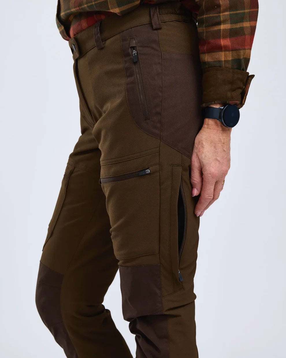 Pinewood Finnveden Hybrid Trousers Dark Brown outdoorbroek met 4-way stretch, comfortabele hybride wandelbroek voor heren en dames voor jacht, trekking, hondentraining en outdooractiviteiten, Dog - Expert webshop voor gespecialiseerd hondenmateriaal