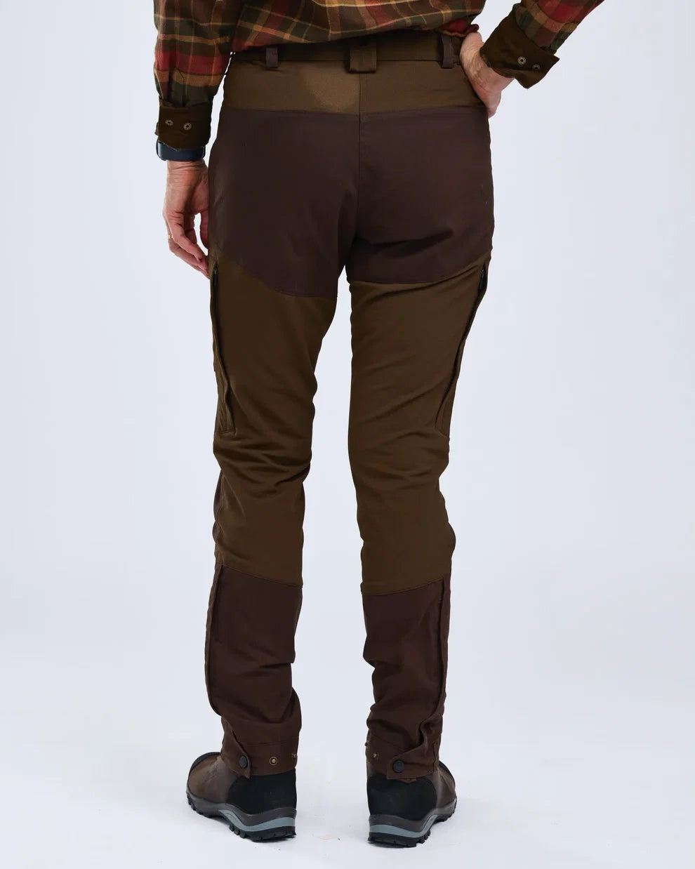 Pinewood Finnveden Hybrid Trousers Dark Brown outdoorbroek met 4-way stretch, comfortabele hybride wandelbroek voor heren en dames voor jacht, trekking, hondentraining en outdooractiviteiten, Dog - Expert webshop voor gespecialiseerd hondenmateriaal