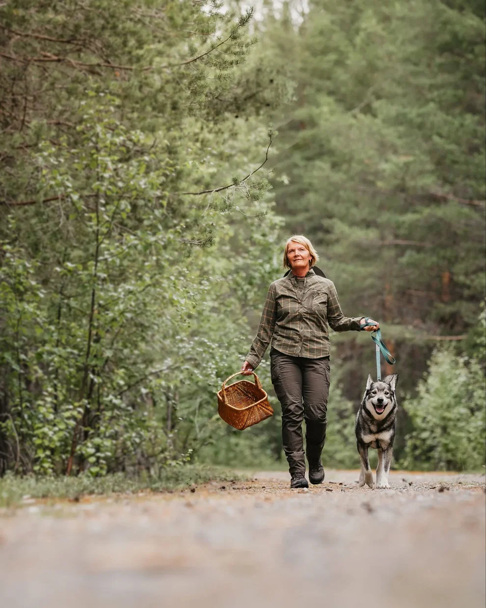 Pinewood Wolf Shirt dames in Green/Terracotta, lichtgewicht outdoorhemd met jacquarddetails en oprolbare mouwen voor wandelen en jacht, Dog - Expert webshop voor gespecialiseerd hondenmateriaal