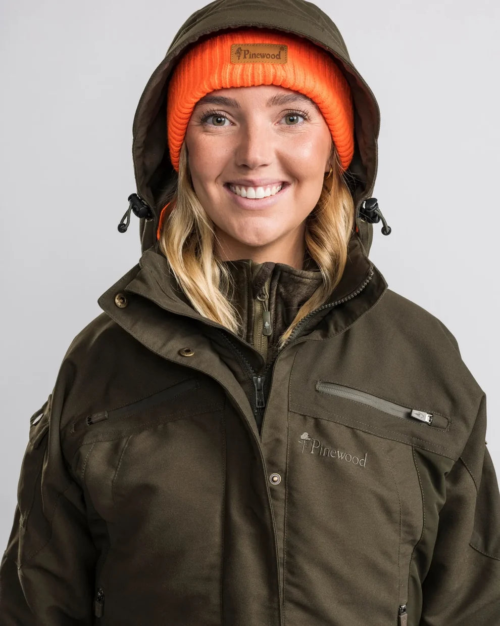 Pinewood Hunter Pro Xtreme 2.0 dames jachtjas moss green, waterdichte outdoorjas voor actieve jacht ,Dog - Expert webshop voor gespecialiseerd hondenmateriaal