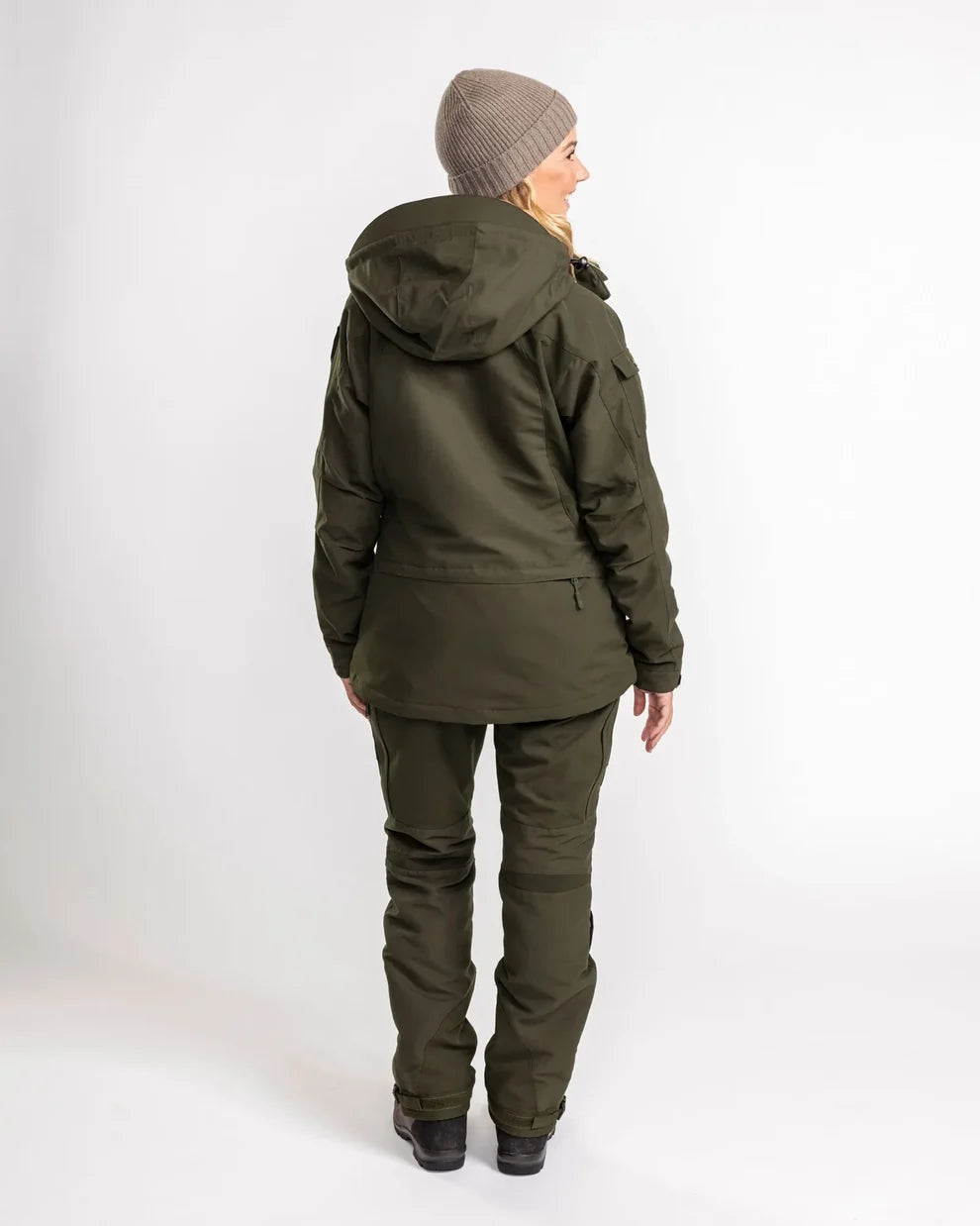 Pinewood Hunter Pro Xtreme 2.0 dames jachtjas moss green, waterdichte outdoorjas voor actieve jacht ,Dog - Expert webshop voor gespecialiseerd hondenmateriaal