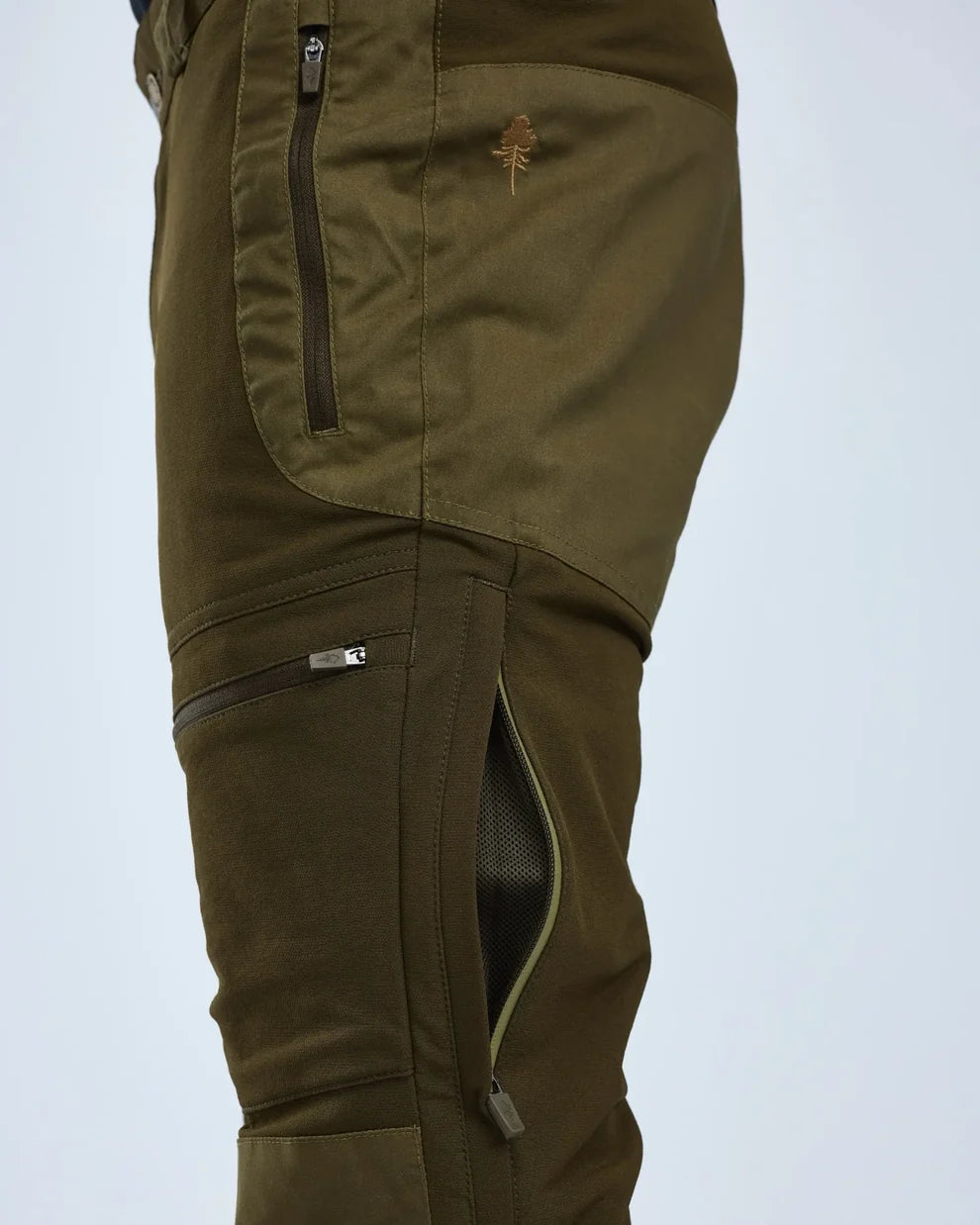 Pinewood Finnveden Hybrid Extreme Trousers Dark Olive waterdichte outdoorbroek met 4-way stretch, winddichte jachtbroek en wandelbroek met ademend membraan voor trekking en outdoor, Dog - Expert webshop voor gespecialiseerd hondenmateriaal