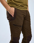 Pinewood Finnveden Hybrid Trousers Dark Brown outdoorbroek met 4-way stretch, comfortabele hybride wandelbroek voor heren en dames voor jacht, trekking, hondentraining en outdooractiviteiten, Dog - Expert webshop voor gespecialiseerd hondenmateriaal