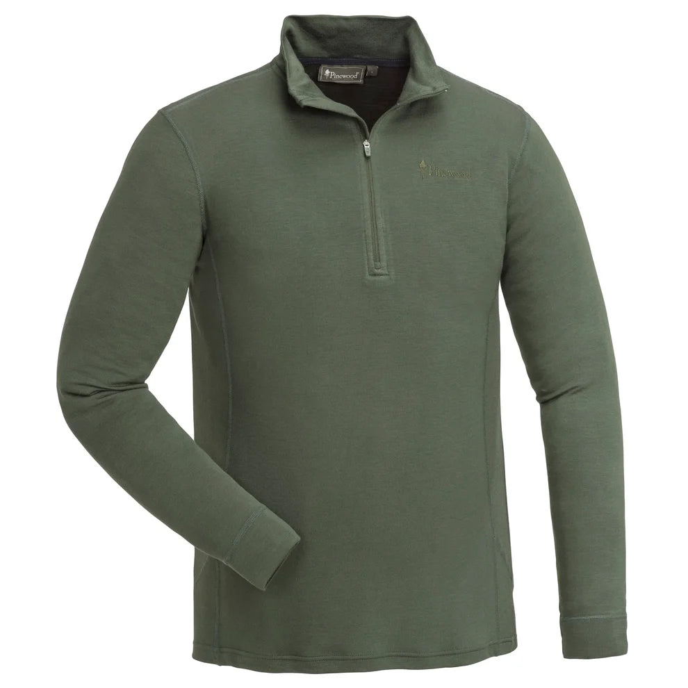 Pinewood Abisko Merino Base Layer Half Zip heren thermoshirt in Dark Mossgreen, warme merino baselayer met bamboevezels voor jacht, wandelen, wintersport en outdooractiviteiten, Dog - Expert webshop voor gespecialiseerd hondenmateriaal