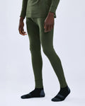 Pinewood Abisko Merino Base Layer Pants heren thermobroek in Dark Mossgreen, warme merino baselayer met bamboevezels voor jacht, wandelen, trekking, wintersport en outdooractiviteiten, Dog - Expert webshop voor gespecialiseerd hondenmateriaal