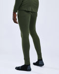 Pinewood Abisko Merino Base Layer Pants heren thermobroek in Dark Mossgreen, warme merino baselayer met bamboevezels voor jacht, wandelen, trekking, wintersport en outdooractiviteiten, Dog - Expert webshop voor gespecialiseerd hondenmateriaal