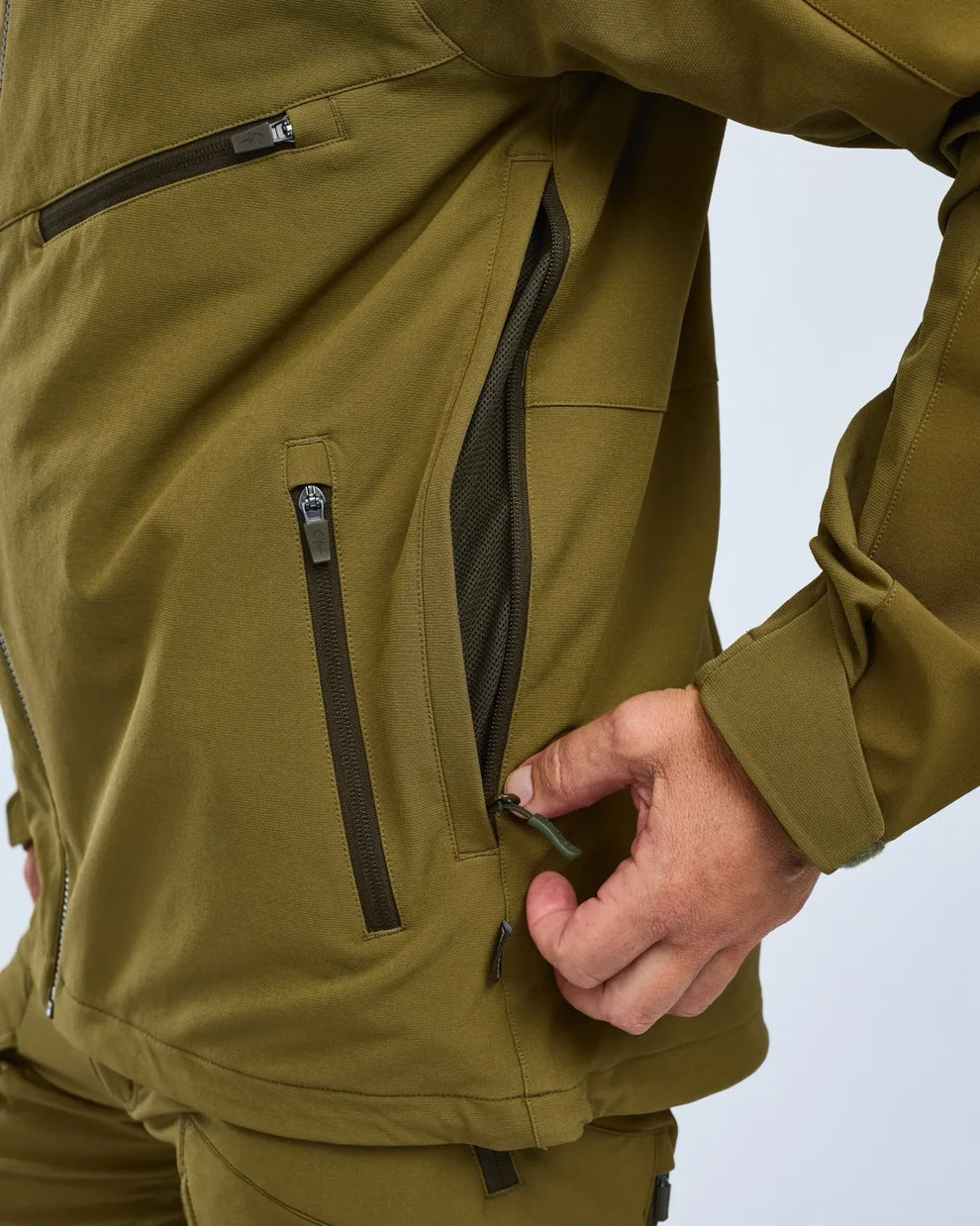 Pinewood Furudal Hybrid Stretch heren jas olive green, outdoorjas voor hondensport, wandelen en jacht ,Dog - Expert webshop voor gespecialiseerd hondenmateriaal