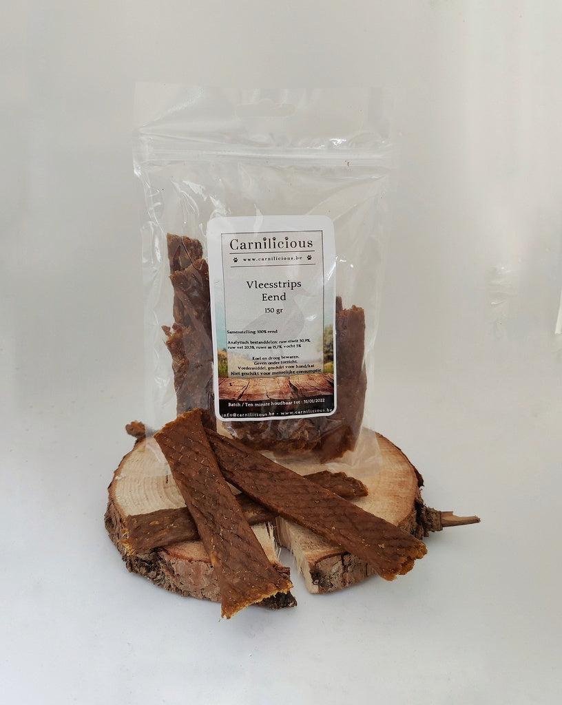 Carnilicious Vleesstrips Eend zijn 100% natuurlijke, graan- en glutenvrije hondensnacks uit België van puur eendenvlees zonder kunstmatige toevoegingen. Licht verteerbaar en rijk aan eiwitten, ideaal als gezonde tussendoortjes of beloning voor alle hondenrassen, ook bij gevoelige magen. Compact en stevig formaat voor dagelijks snackplezier. Dog - Expert webshop voor gespecialiseerd hondenmateriaal,