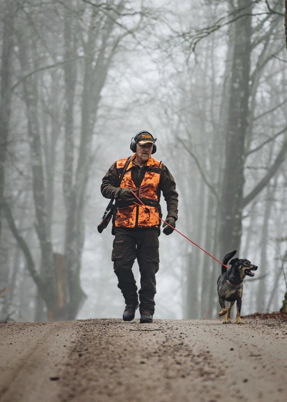 Pinewood Pet met kleuren groen en oranje ideaal voor jacht of outdoorgebruik